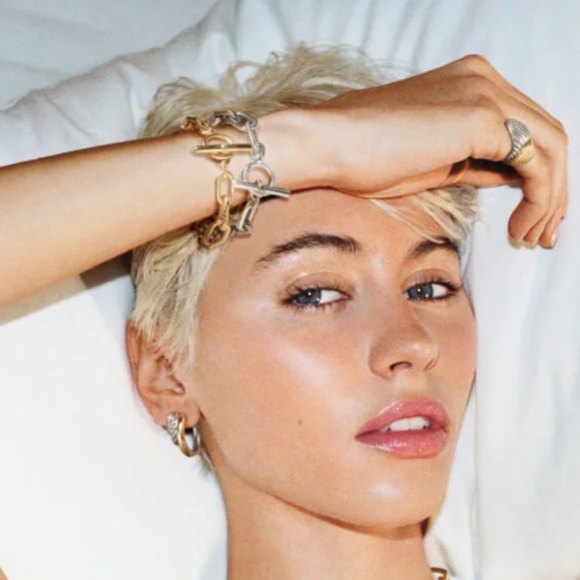 Yurman Style Madison Chain Toggle Bracelet in Silver with Pave Diamonds - Picture 3 of 10